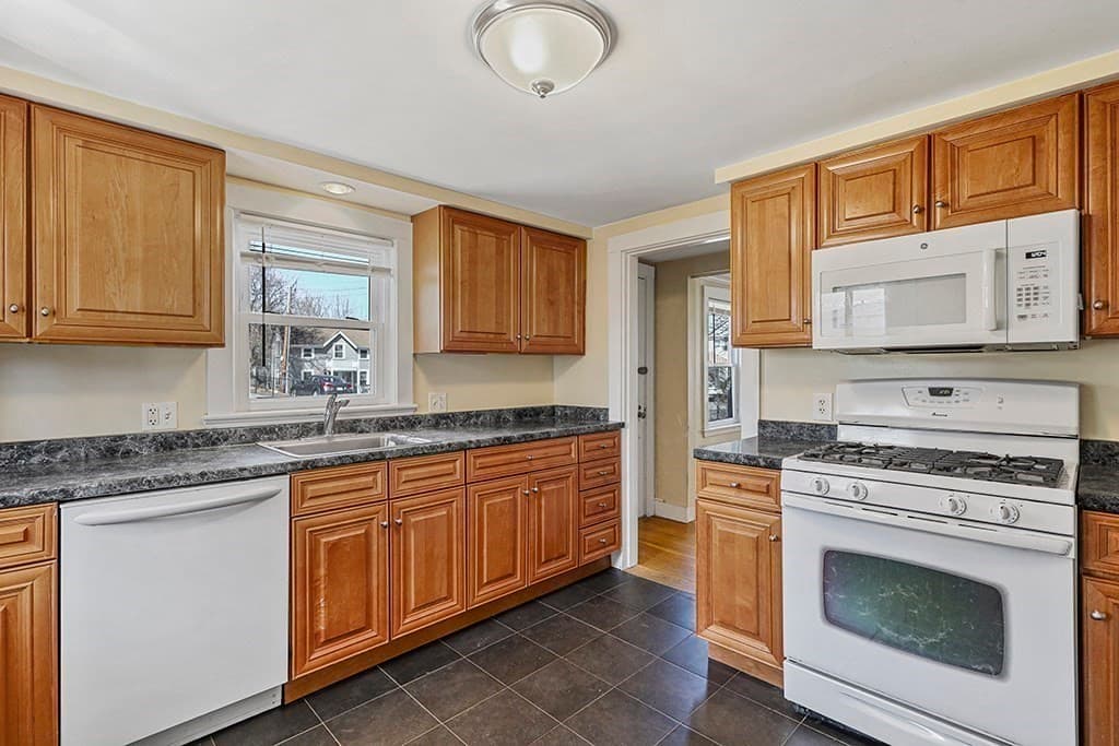 350 Linwood Ave, Newton, Massachusetts - Photo 3