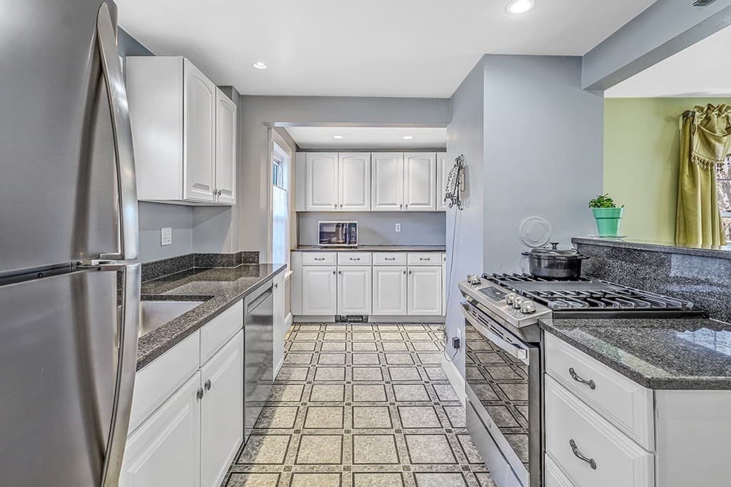 356 Linwood Ave, Newton, Massachusetts 02460 - Photo 2