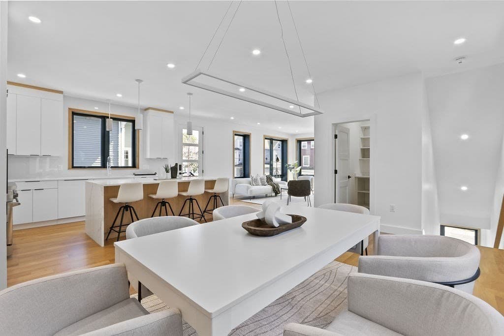 30 Robbins St 2, Waltham, Massachusetts 02453 - Photo 5