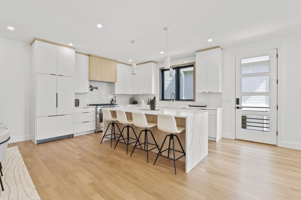 30 Robbins St 2, Waltham, Massachusetts 02453 - Photo 4