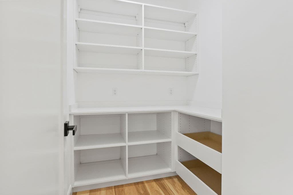 25 Hall St 2, Waltham, Massachusetts 02453 - Photo 5