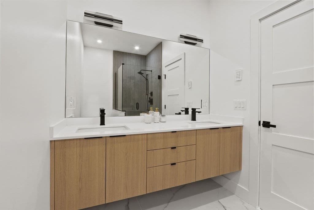 30 Robbins St 1, Waltham, Massachusetts 02453 - Photo 6