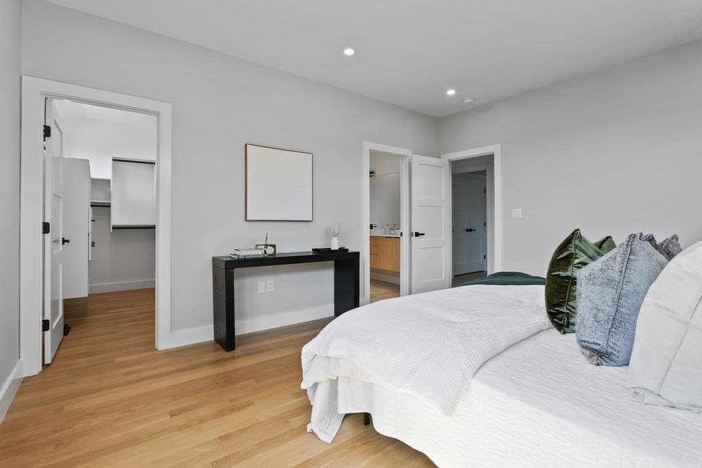 30 Robbins St 1, Waltham, Massachusetts 02453 - Photo 5