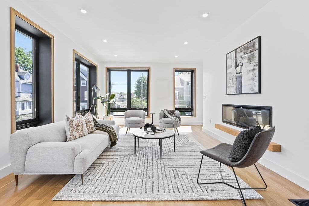 30 Robbins St 1, Waltham, Massachusetts 02453 - Photo 4