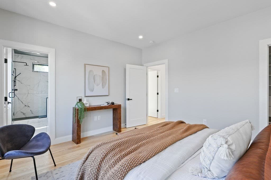 31 Hall St 1, Waltham, Massachusetts 02453 - Photo 5