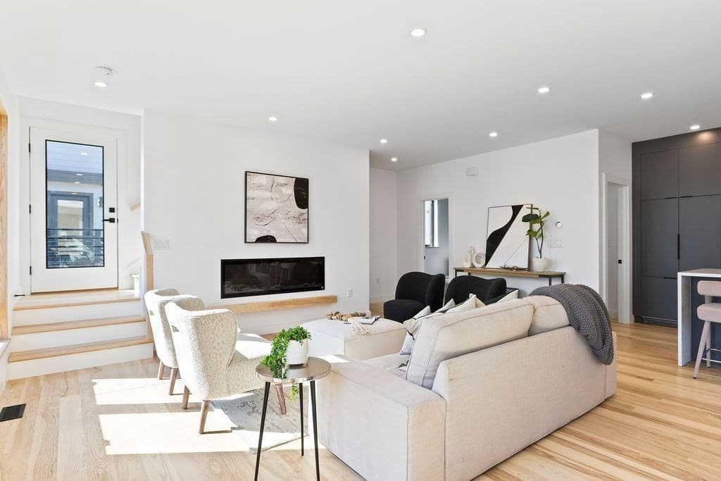 31 Hall St 1, Waltham, Massachusetts 02453 - Photo 4