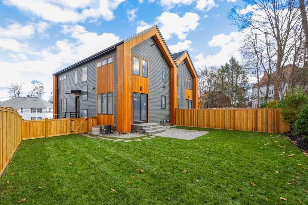 41 Nathan Rd 1, Waltham, Massachusetts 02453 - Photo 2