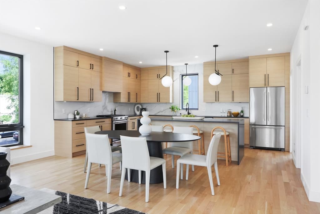 7 School Ave 2, Waltham, Massachusetts 02453 - Photo 2