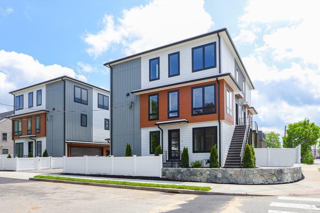 7 School Ave 2, Waltham, Massachusetts 02453 - Photo 5