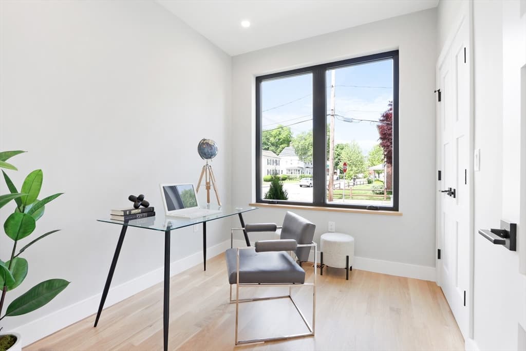 7 School Ave 2, Waltham, Massachusetts 02453 - Photo 4