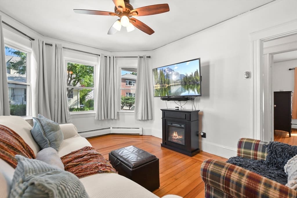 86 Walnut St 86, Belmont, Massachusetts 02478 - Photo 2