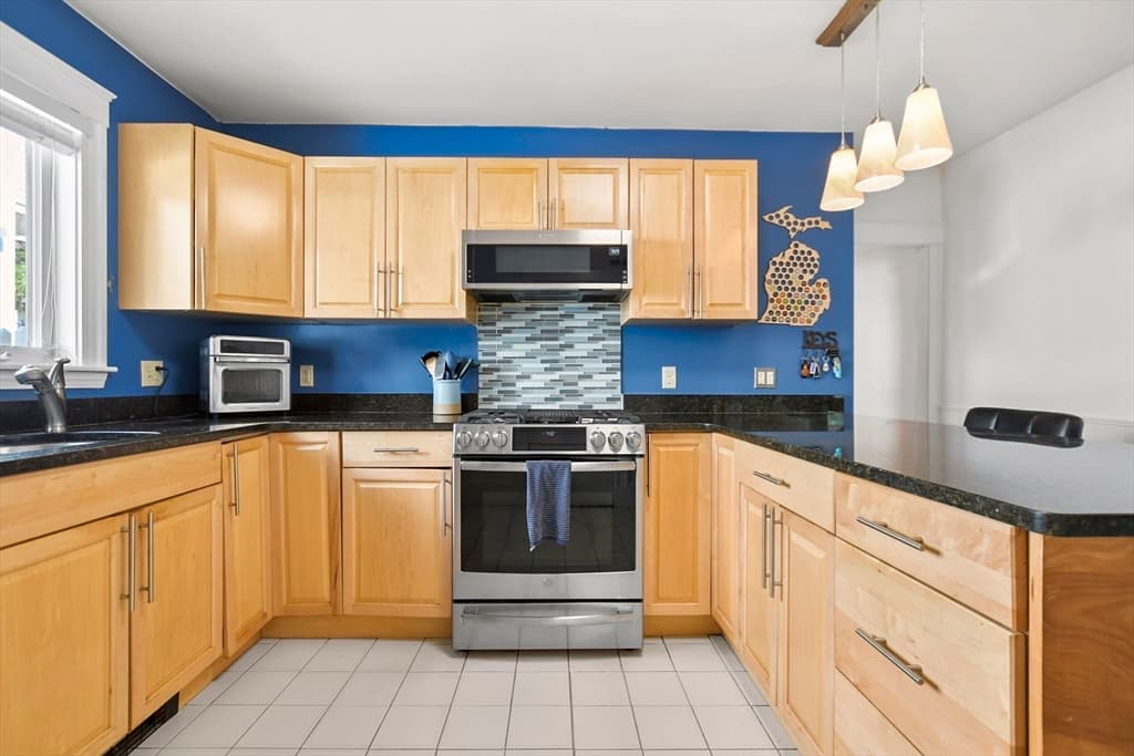 86 Walnut St 86, Belmont, Massachusetts 02478 - Photo 5