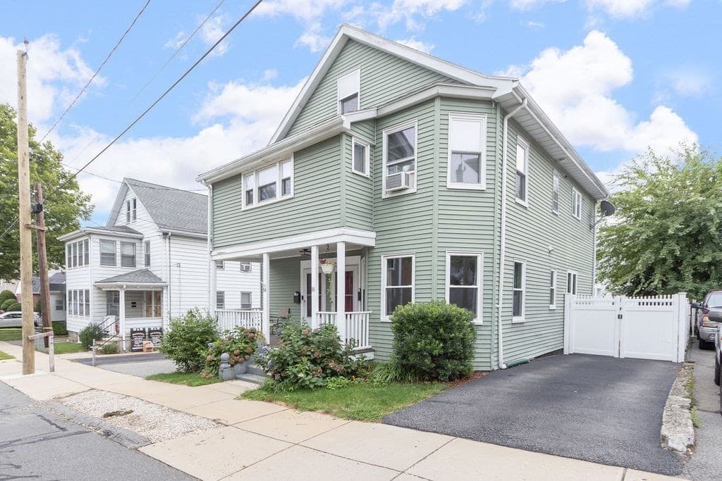 86 Walnut St 86, Belmont, Massachusetts - Photo 2