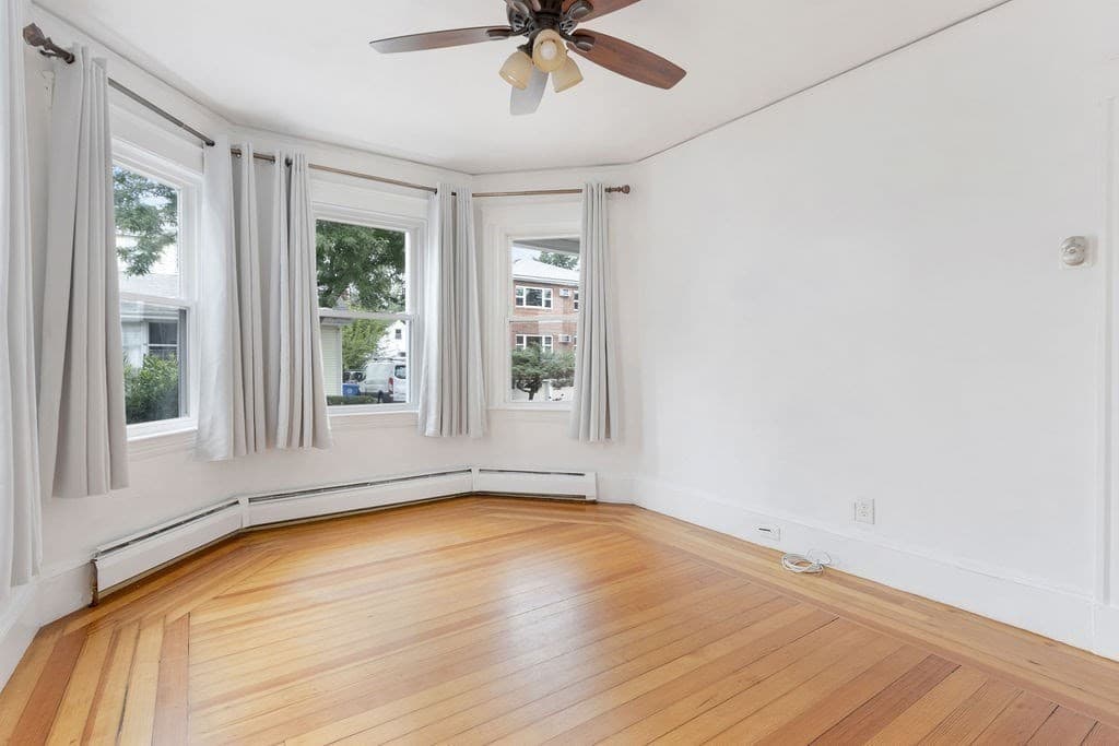 86 Walnut St 86, Belmont, Massachusetts - Photo 3