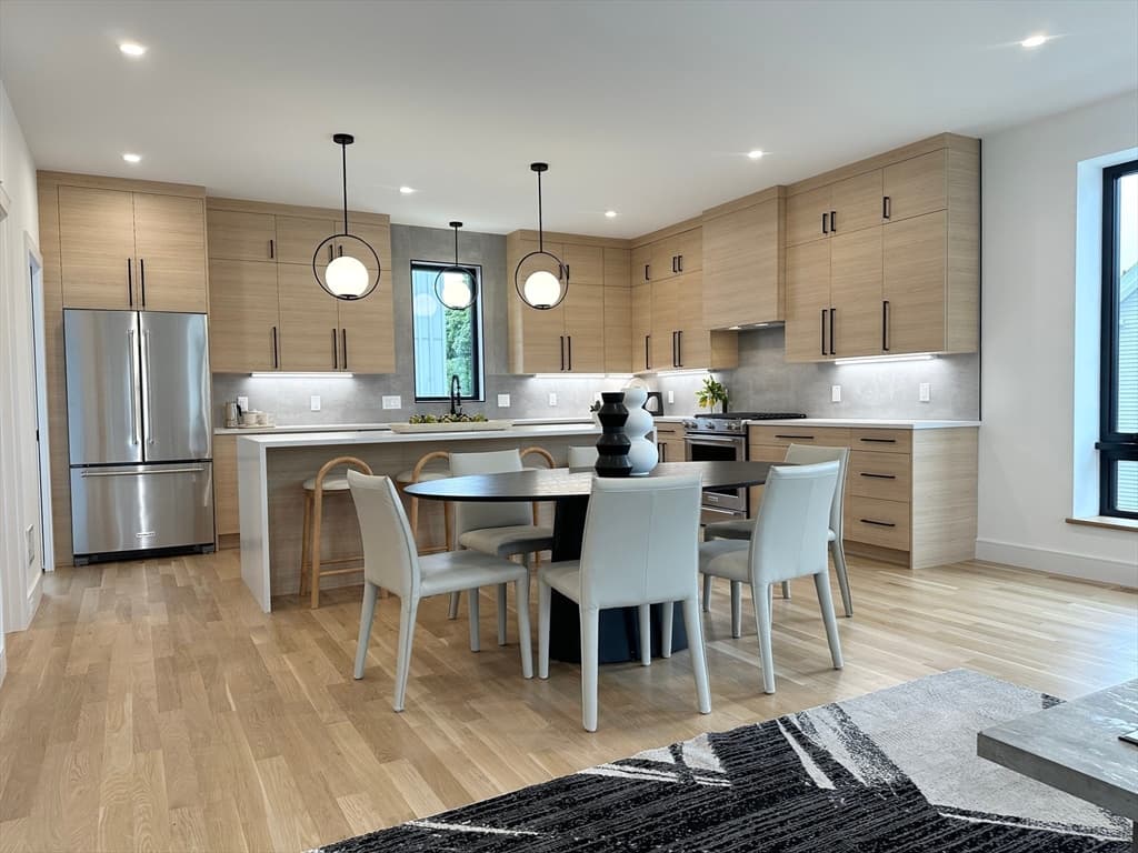 3 School Ave 2, Waltham, Massachusetts 02453 - Photo 2