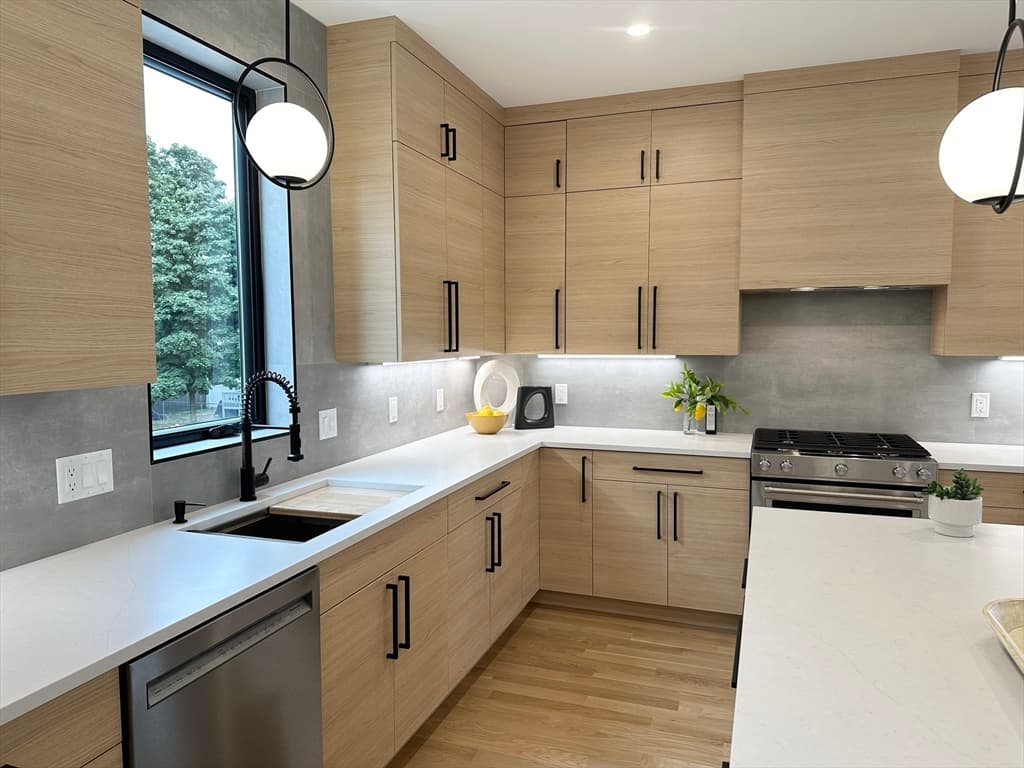 3 School Ave 2, Waltham, Massachusetts 02453 - Photo 4