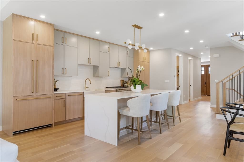 23 Winchester Rd 2, Newton, Massachusetts - Photo 3