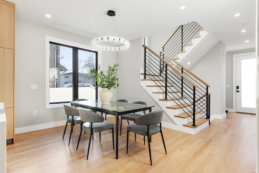 348 Linwood Ave 1, Newton, Massachusetts 02460 - Photo 5