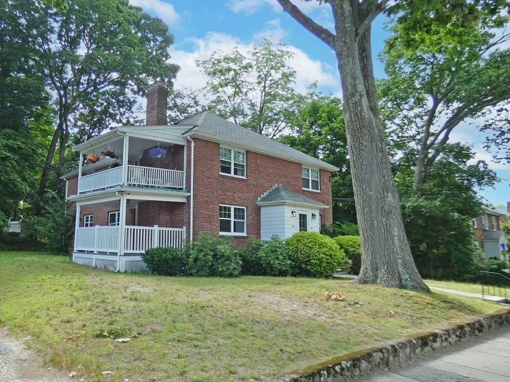 99 Withington Rd, Newton, Massachusetts - Photo 2