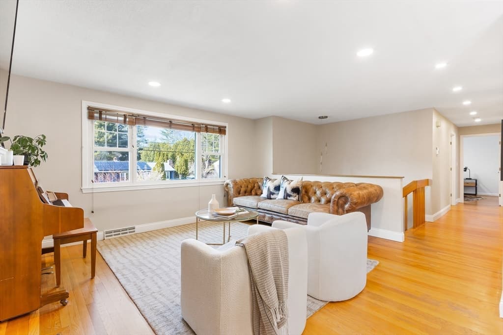 65 Apple D Or Rd, Framingham, Massachusetts 01701 - Photo 3