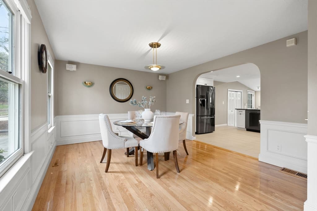 2 Lodge Lane, Natick, Massachusetts 01760 - Photo 2