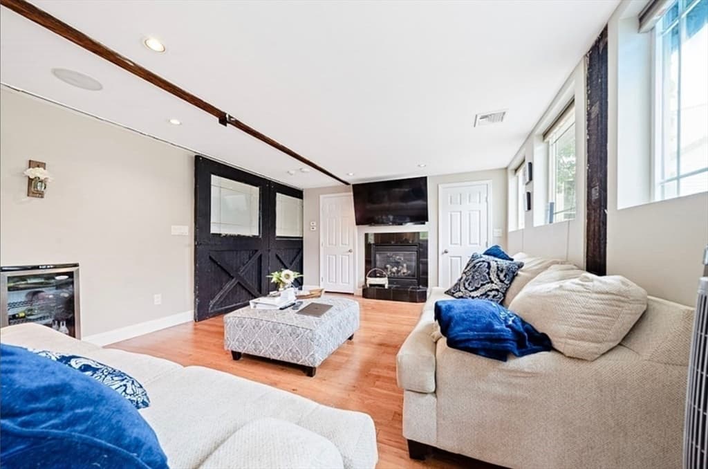 401 North Street 401, Weymouth, Massachusetts - Photo 3