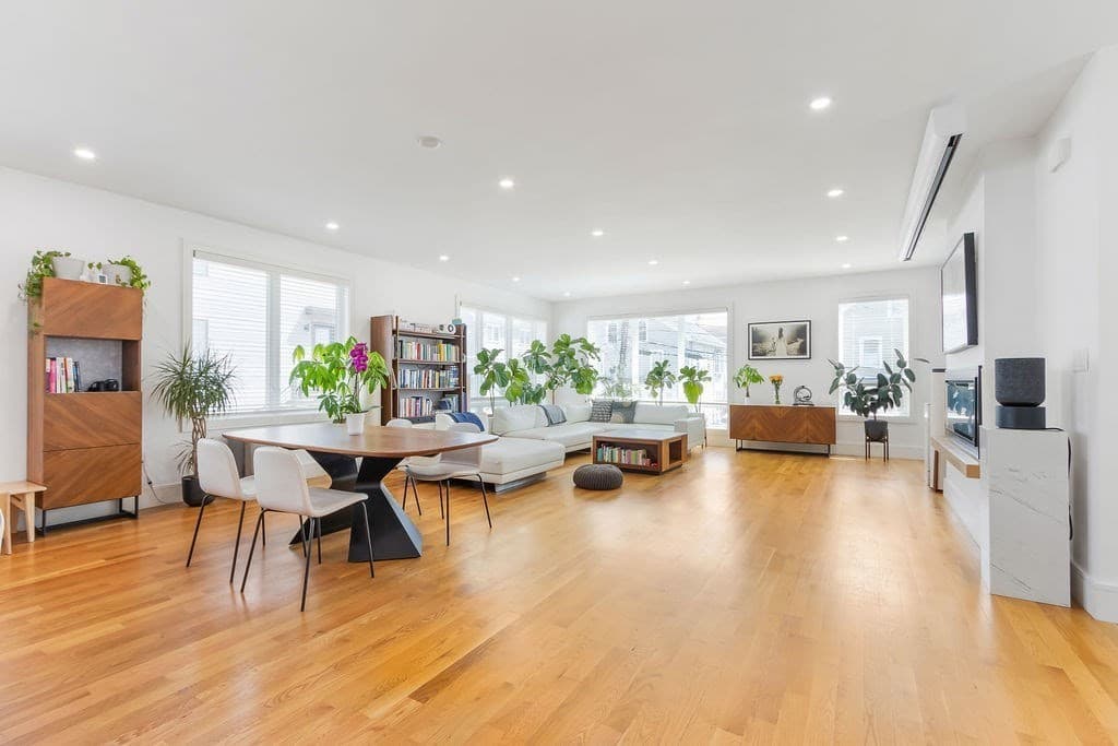 36 Taylor St 1, Waltham, Massachusetts 02453 - Photo 2