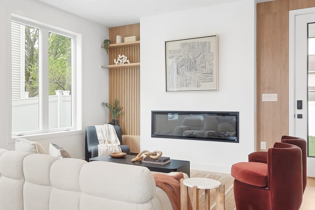 420 Lincoln Street, Waltham, Massachusetts 02452 - Photo 4