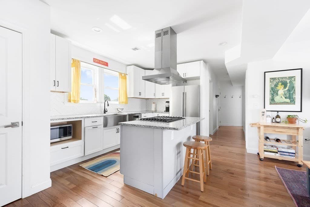 14 Cottage St 3, Chelsea, Massachusetts 02150 - Photo 4