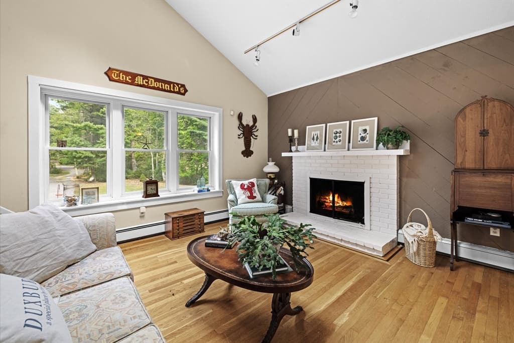 80 Pine St, Duxbury, Massachusetts 02332 - Photo 5