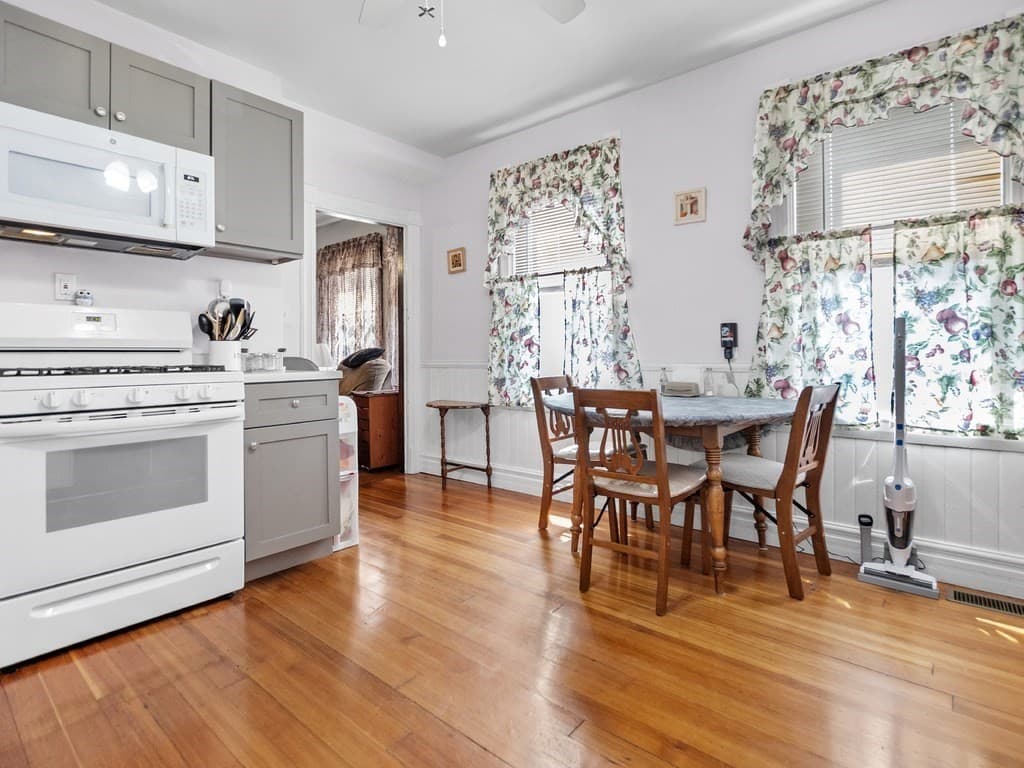 210-212 Brown Street, Waltham, Massachusetts - Photo 3