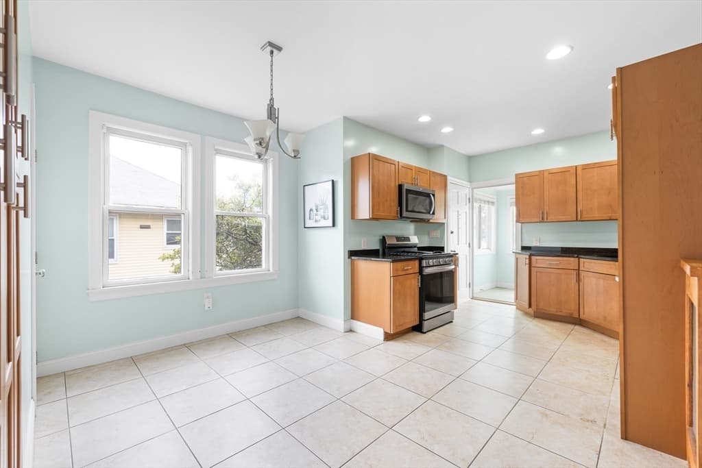 17-19 Woodrow Ave, Newton, Massachusetts - Photo 4