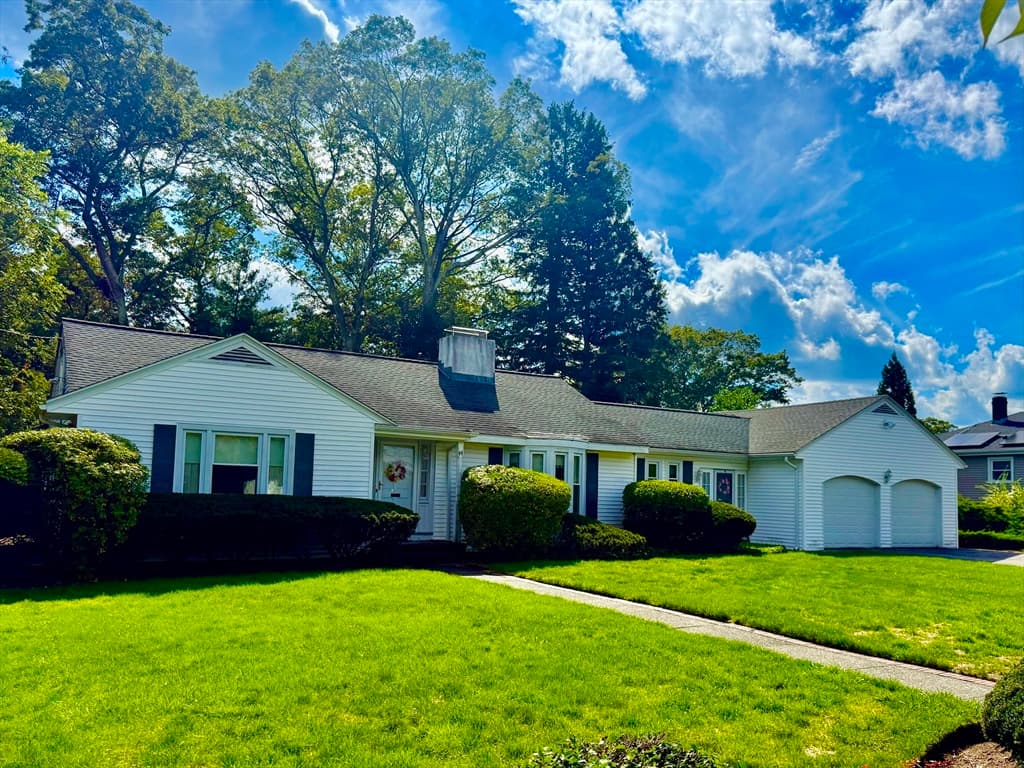 44 Country Club Dr, Brockton, Massachusetts 02301 - Photo 2