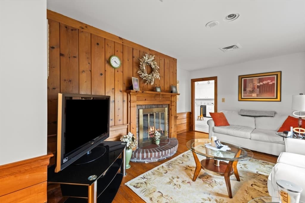 44 Country Club Dr, Brockton, Massachusetts 02301 - Photo 5