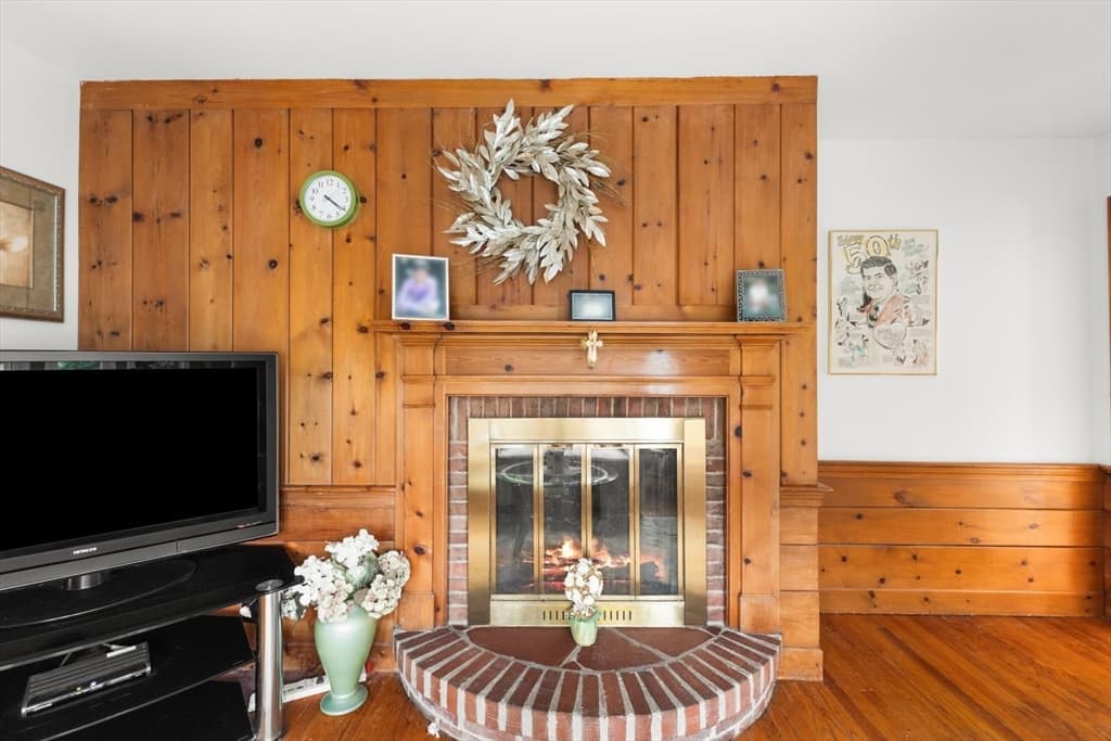 44 Country Club Dr, Brockton, Massachusetts 02301 - Photo 4