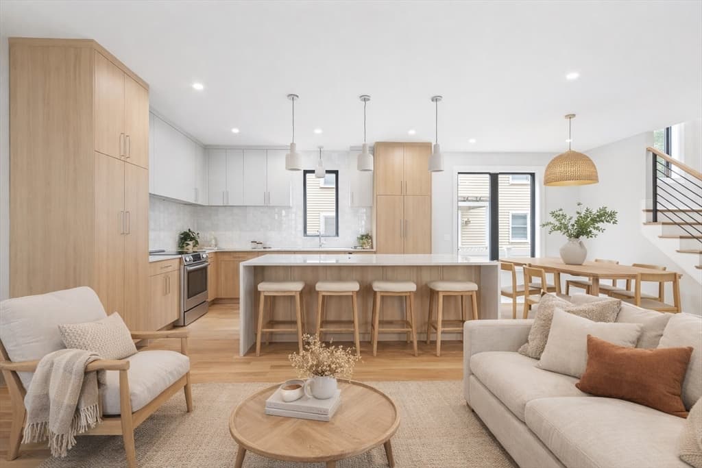 354 Linwood Ave 1, Newton, Massachusetts 02460 - Photo 5