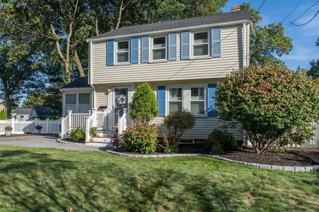 36 Forest St, Stoneham, Massachusetts 02180 - Photo 2