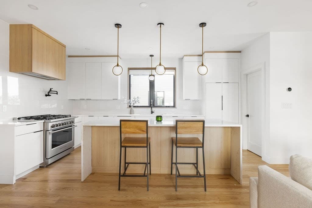 31 Hall St 2, Waltham, Massachusetts 02453 - Photo 6