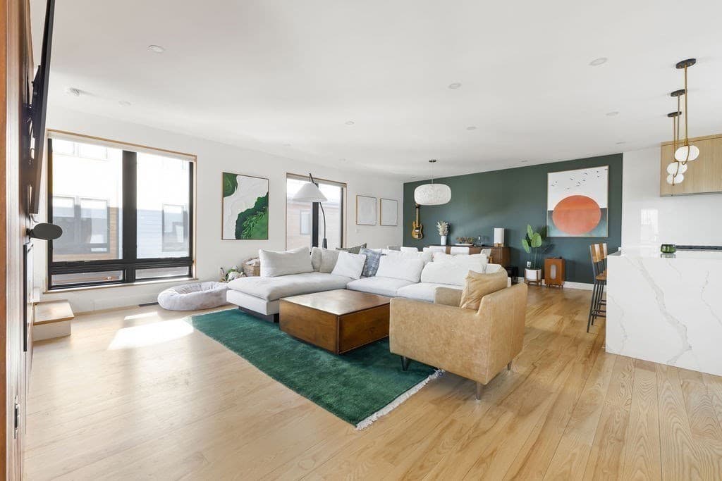 31 Hall St 2, Waltham, Massachusetts