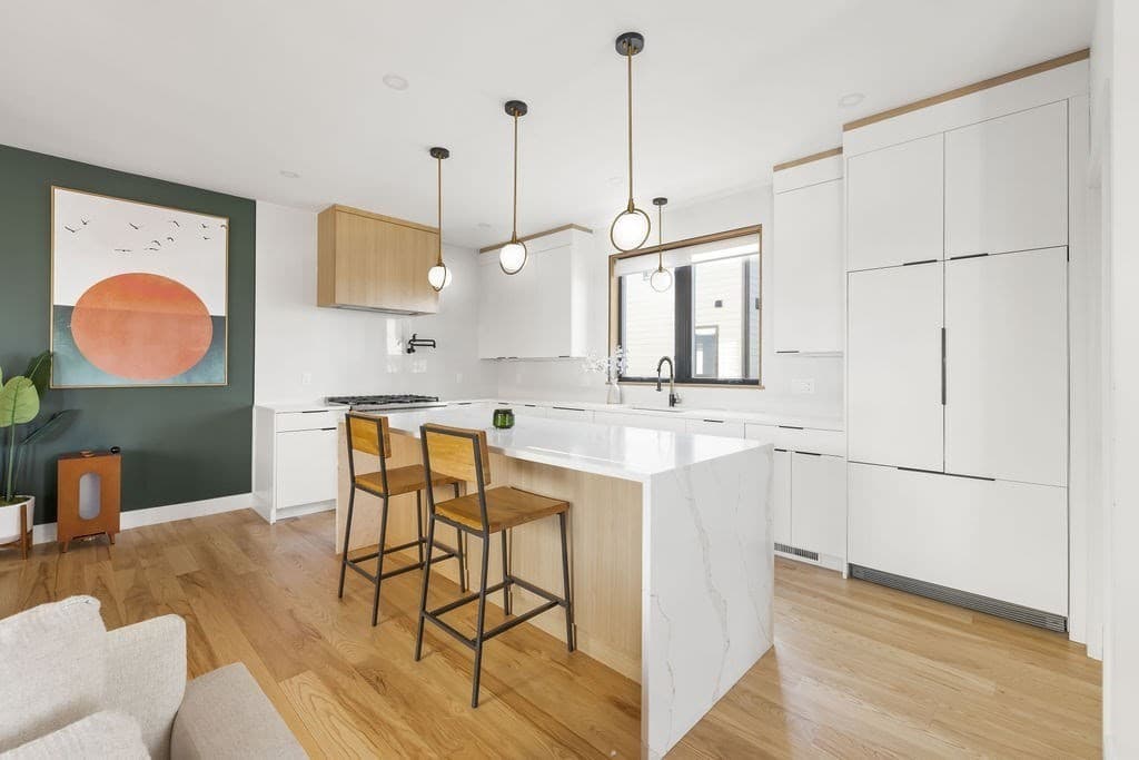 31 Hall St 2, Waltham, Massachusetts 02453 - Photo 5