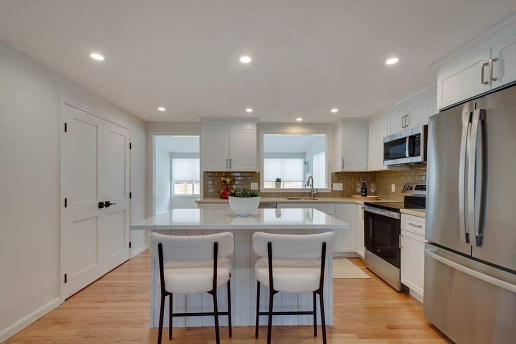 28 Lyme Road, Newton, Massachusetts - Photo 2