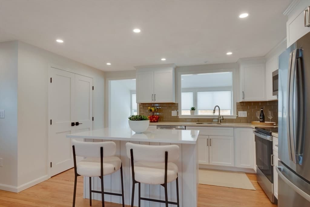 28 Lyme Road, Newton, Massachusetts - Photo 3