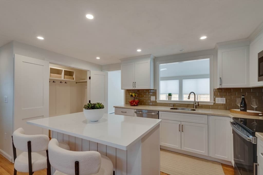 28 Lyme Road, Newton, Massachusetts - Photo 5