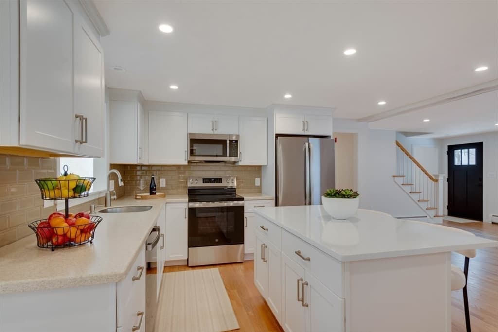 28 Lyme Road, Newton, Massachusetts - Photo 4