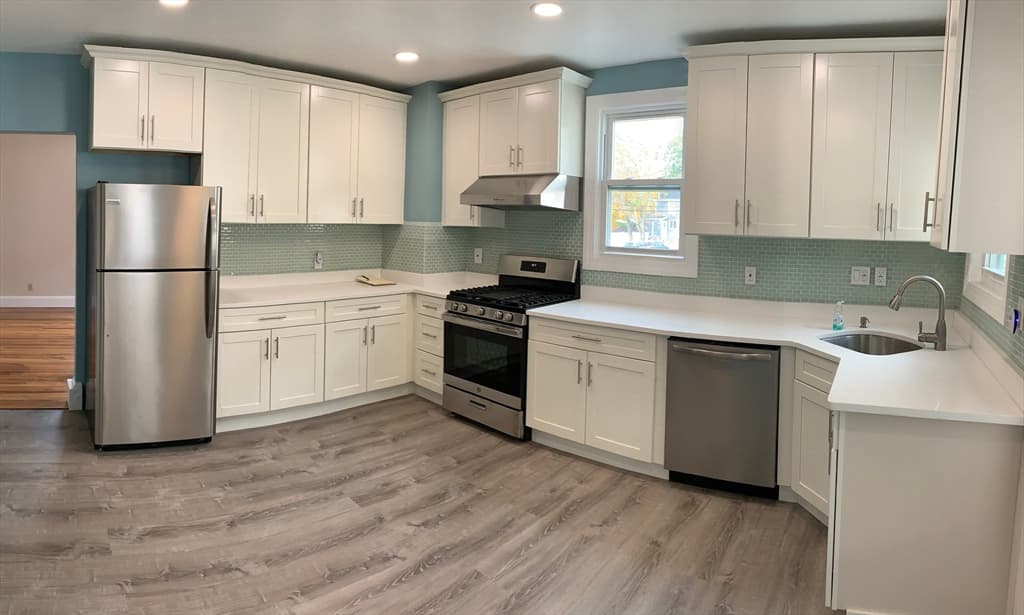 56-58 Lexington St 56, Newton, Massachusetts - Photo 3