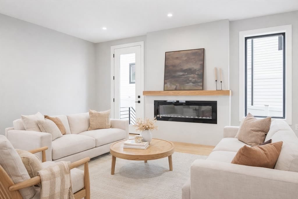 356 Linwood Ave 1, Newton, Massachusetts - Photo 6