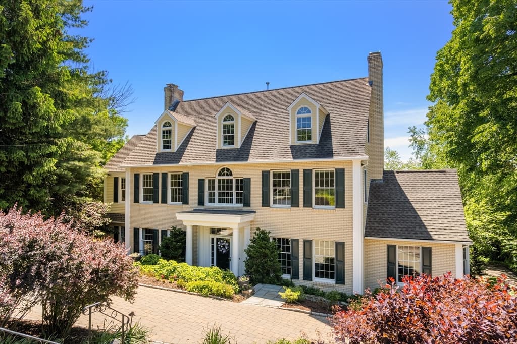 99 Huntington Rd, Newton, Massachusetts — 5 bed, 4 bath Residential - Photo 1