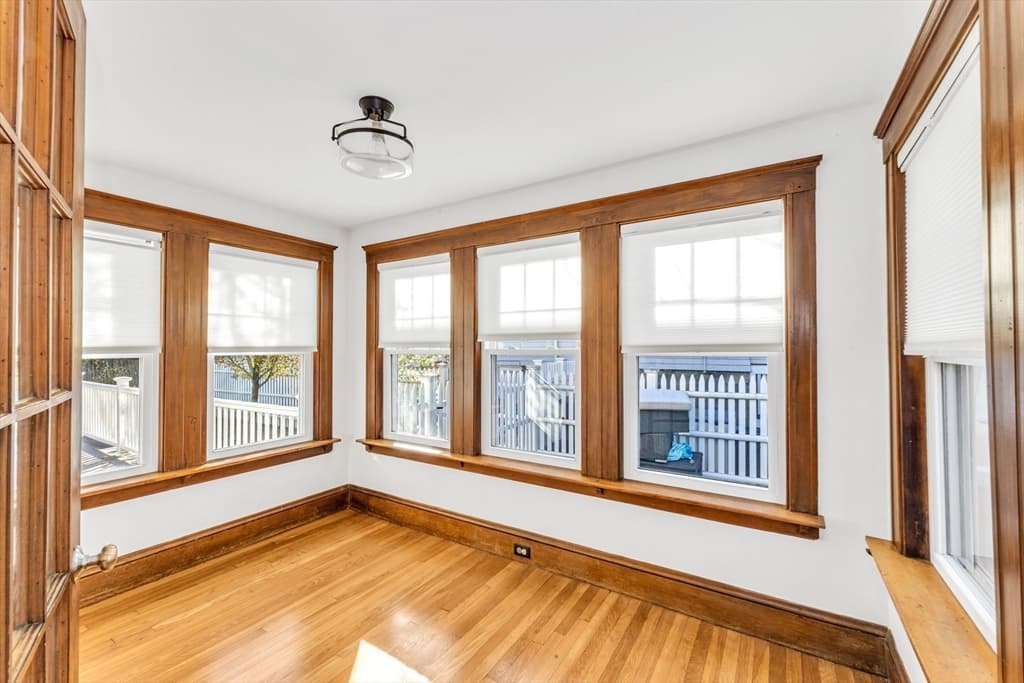59 Crest Street, Boston, Massachusetts — 4 bed, 3 bath Residential - Photo 4