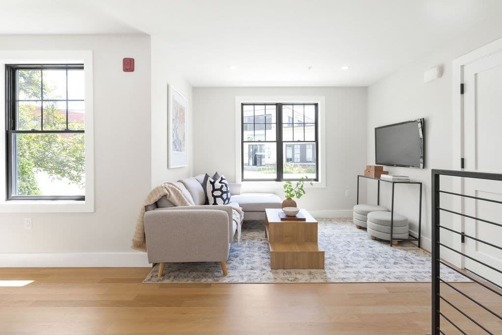 43 Crafts Street, Newton, Massachusetts — 3 bed, 4 bath Residential Income - Photo 3