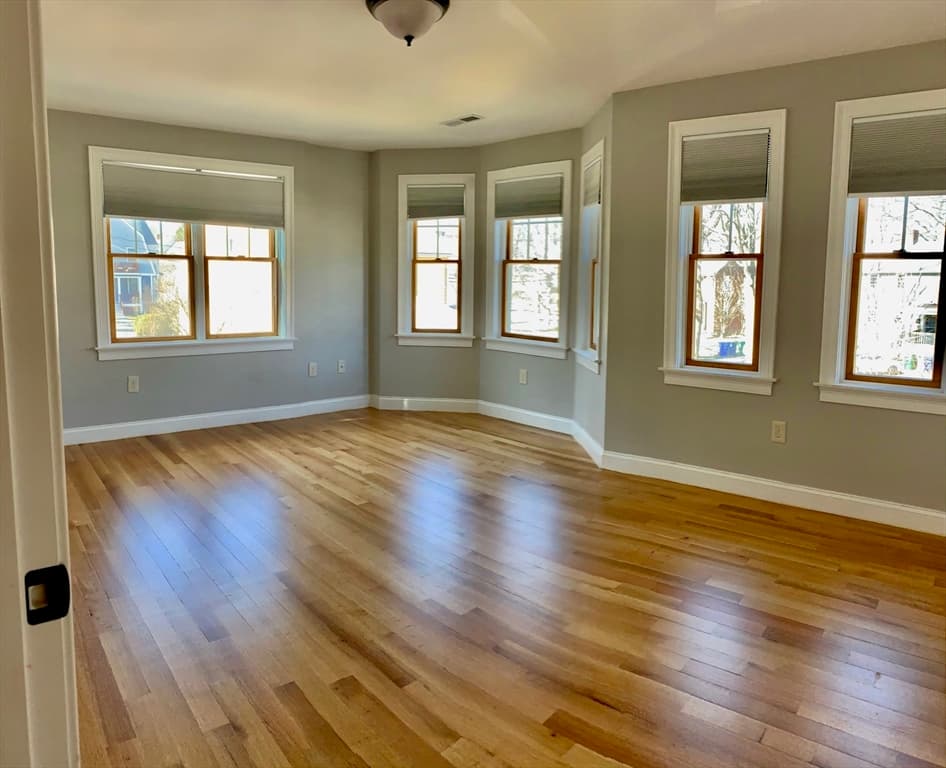 9 Wilton Rd 1, Newton, Massachusetts 02460 — 3 bed, 3 bath Residential Lease - Photo 5